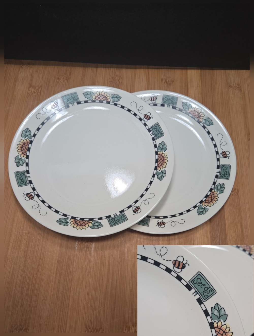 Set of 2 Corelle Sun Blossoms Dinner plates, sunflowers, bees, seeds